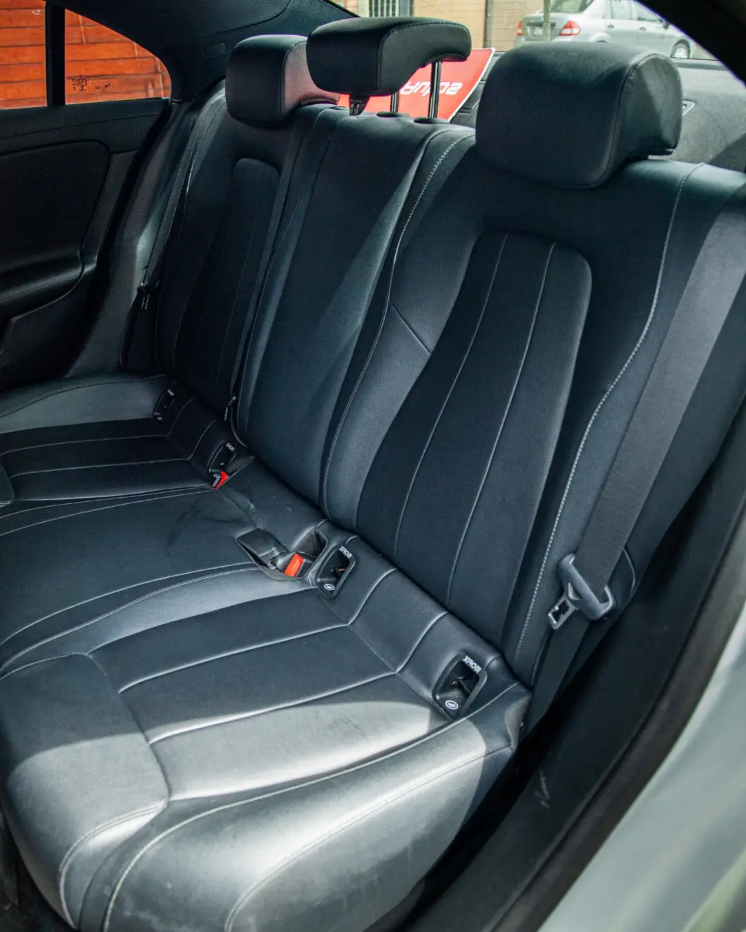 Mercedes Benz CLA 200