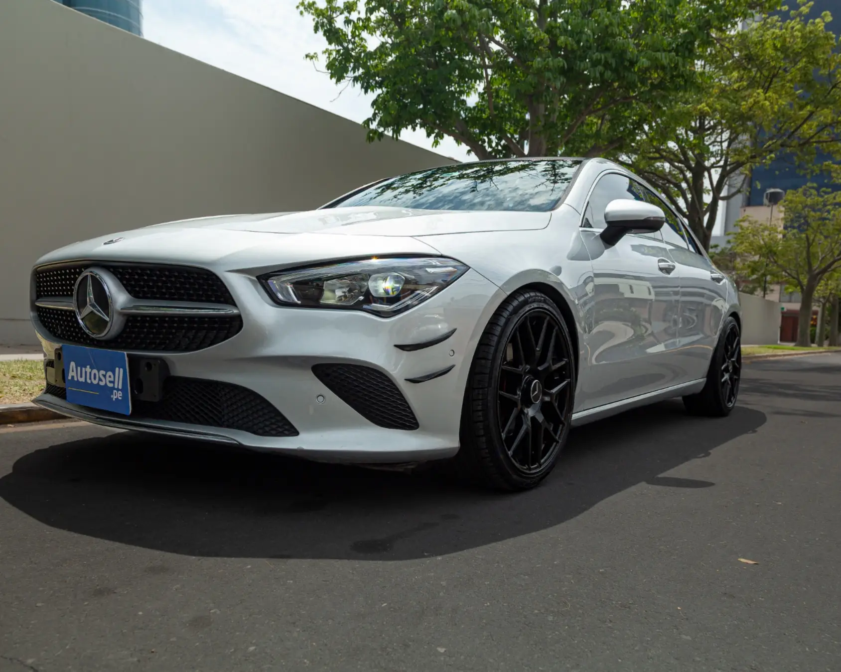Mercedes Benz CLA 200