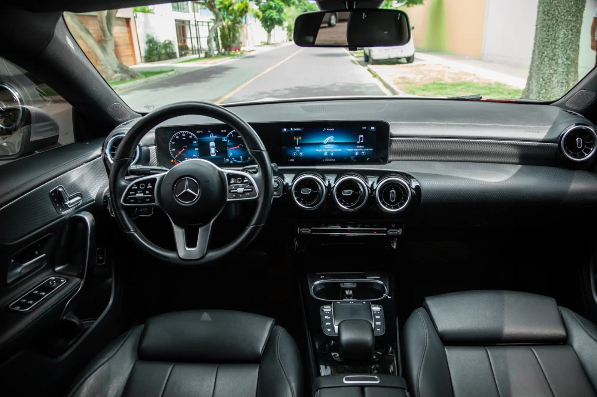 Mercedes Benz CLA 200