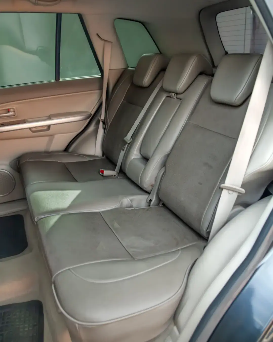 Suzuki Grand Nomade miniatura 13