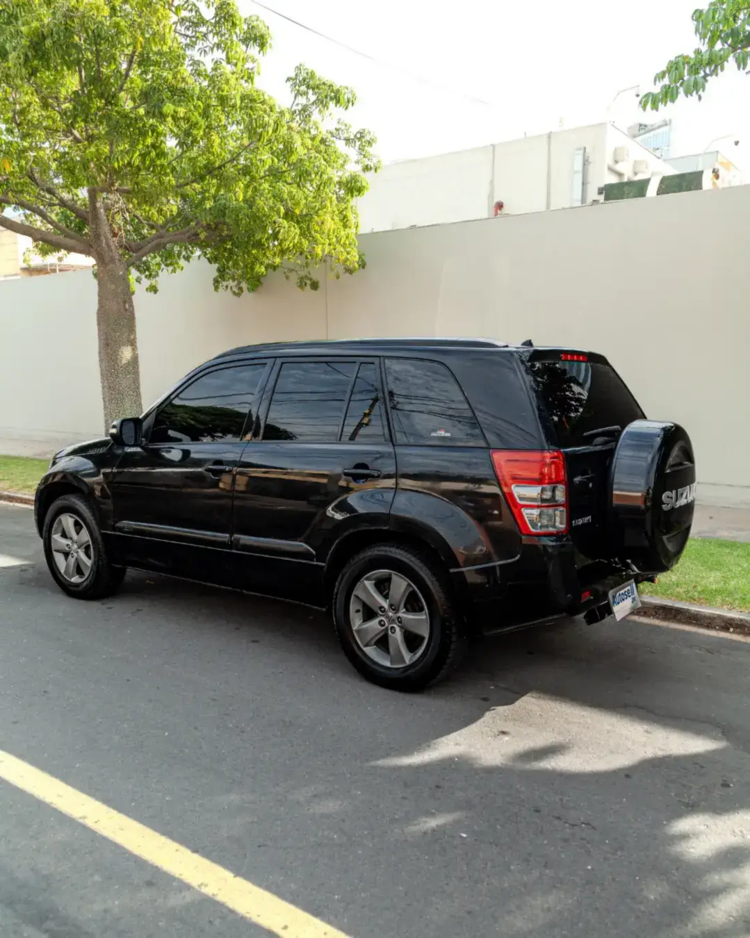 Suzuki Grand Nomade miniatura 3