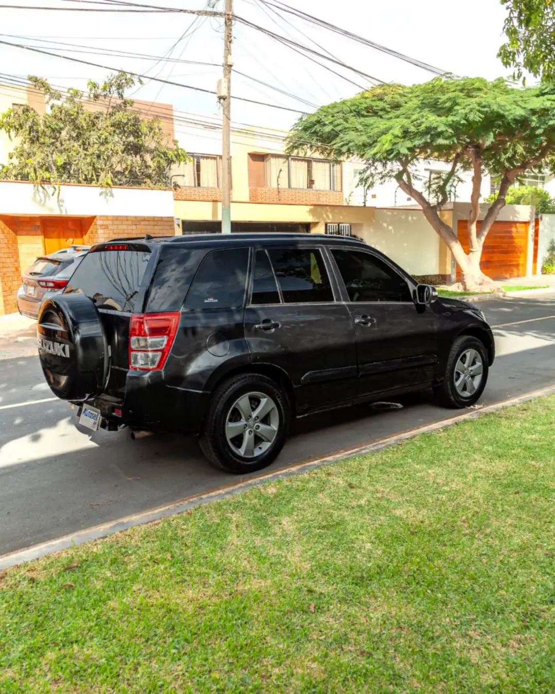 Suzuki Grand Nomade miniatura 4