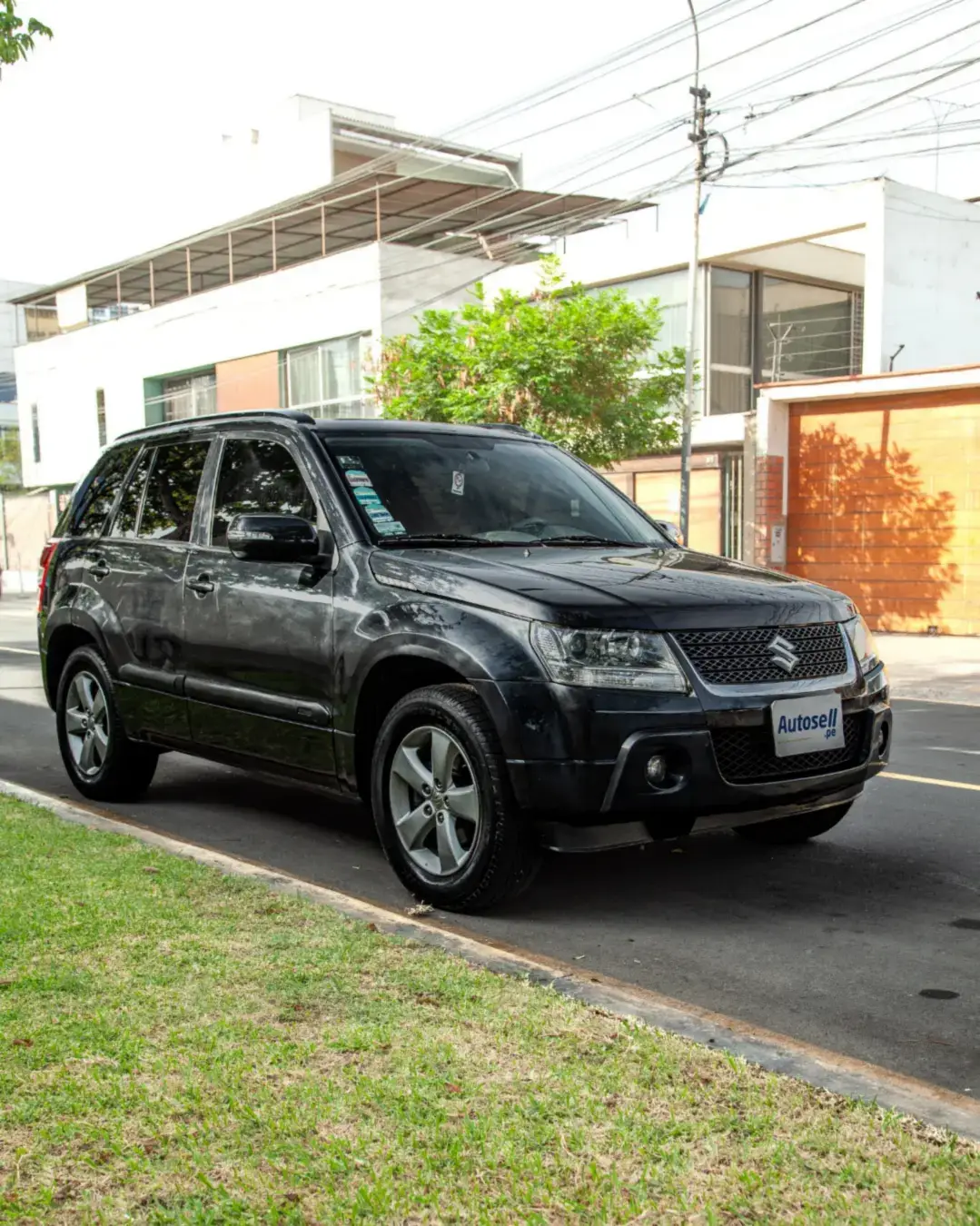 Suzuki Grand Nomade miniatura 5