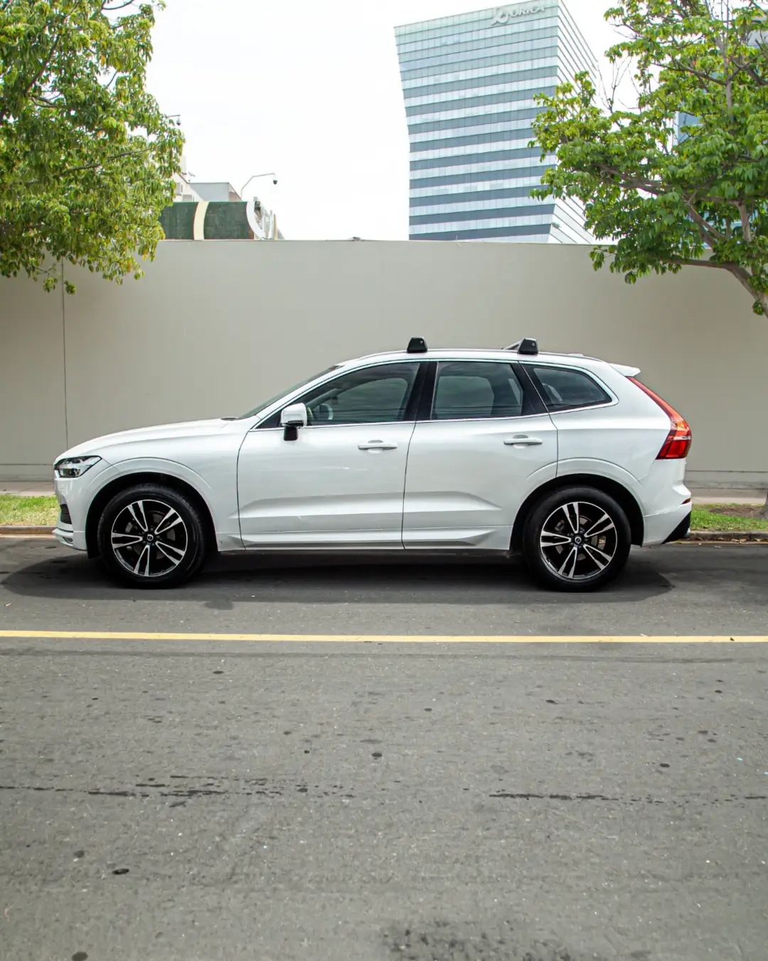 Volvo XC60 miniatura 2