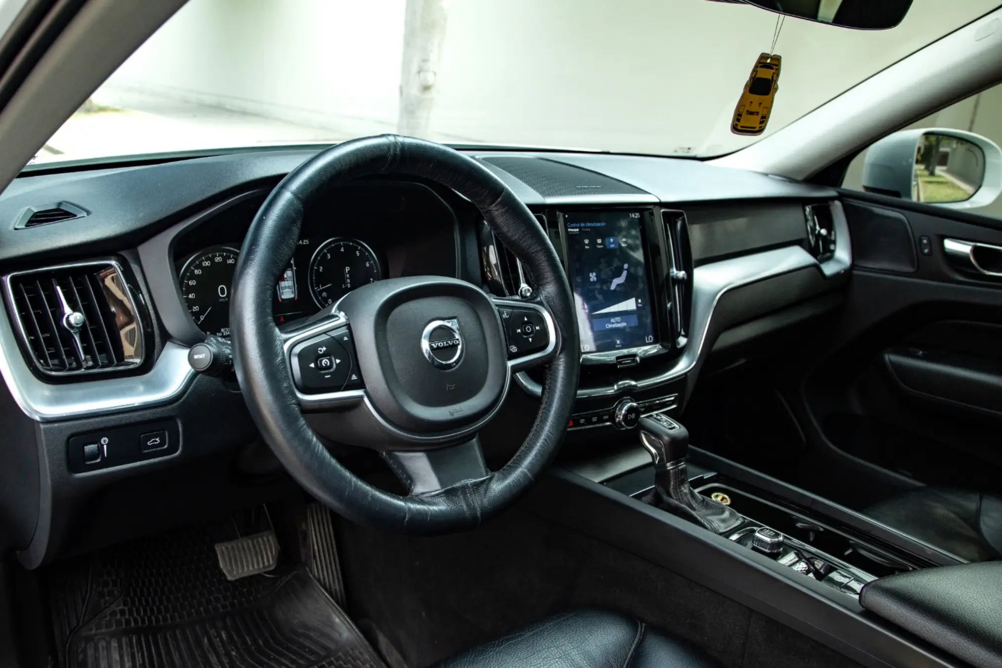 Volvo XC60 miniatura 11