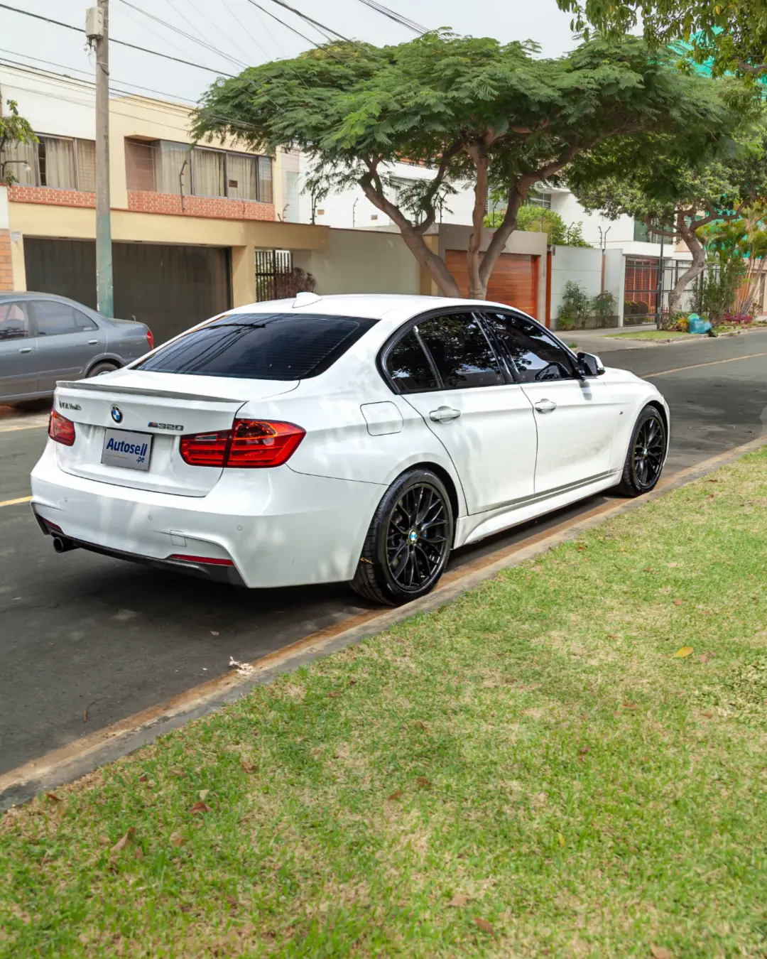 BMW 320i