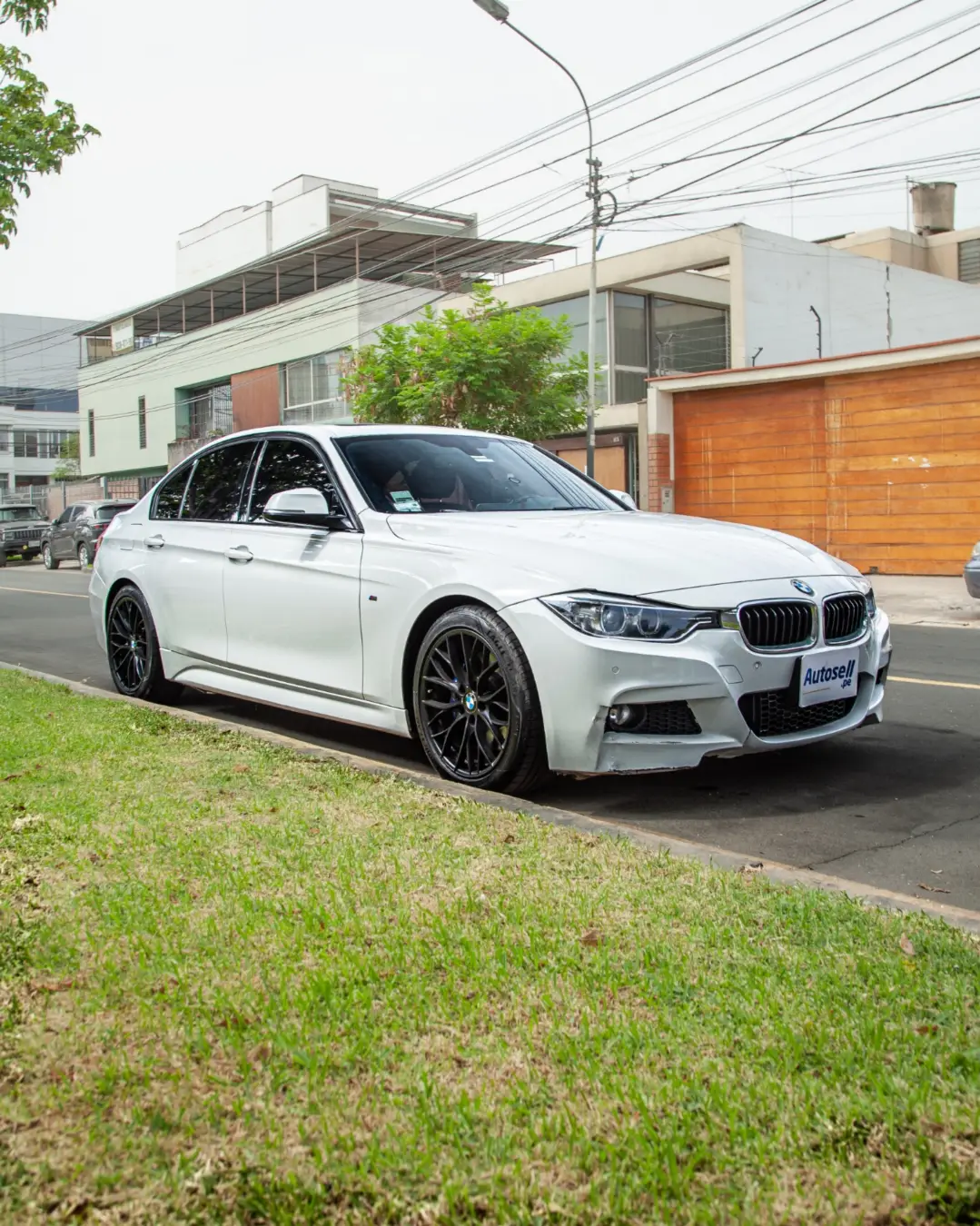 BMW 320i miniatura 6