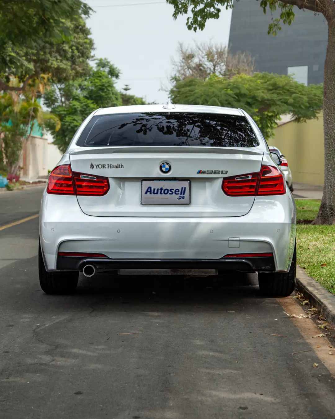 BMW 320i