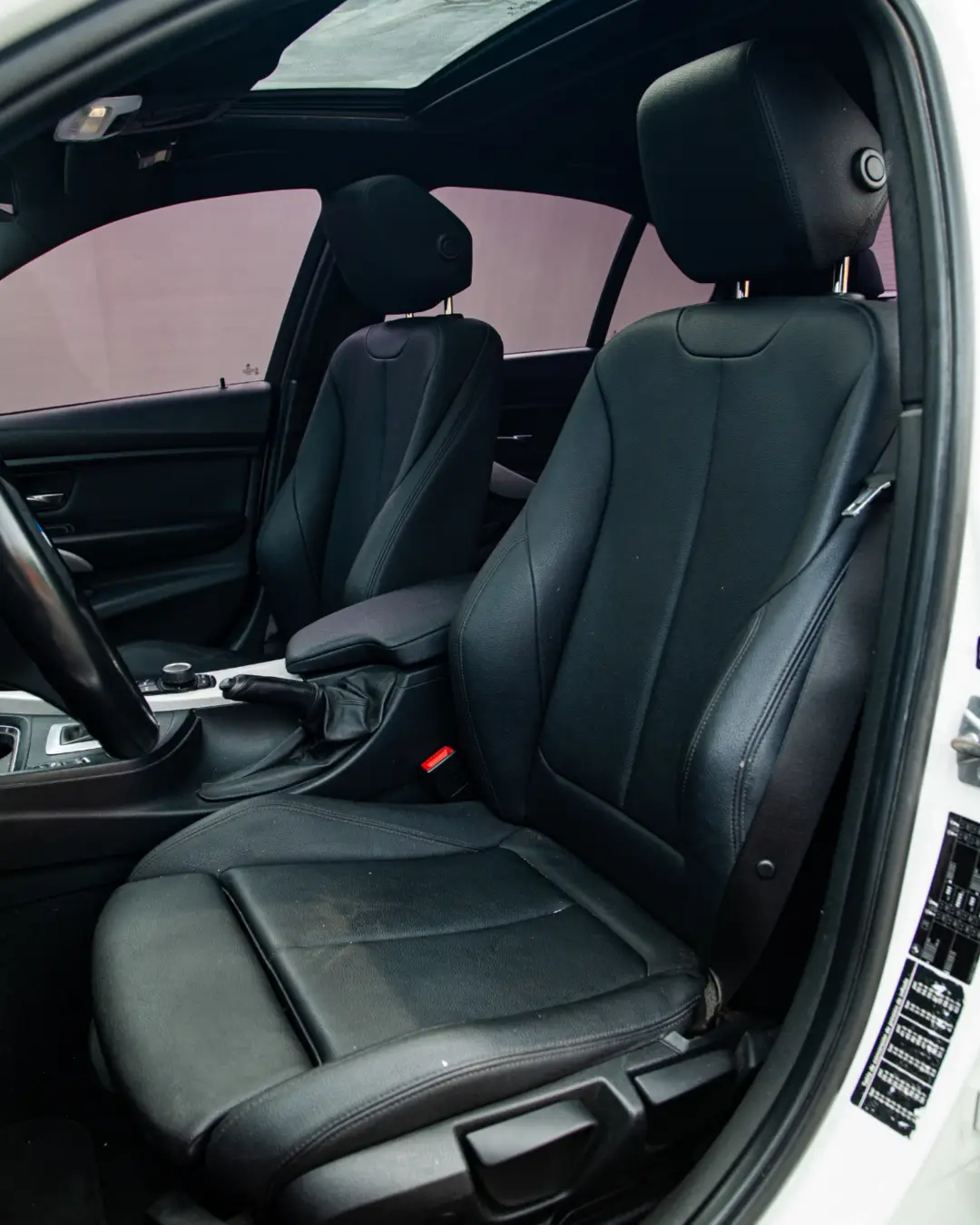 BMW 320i miniatura 11