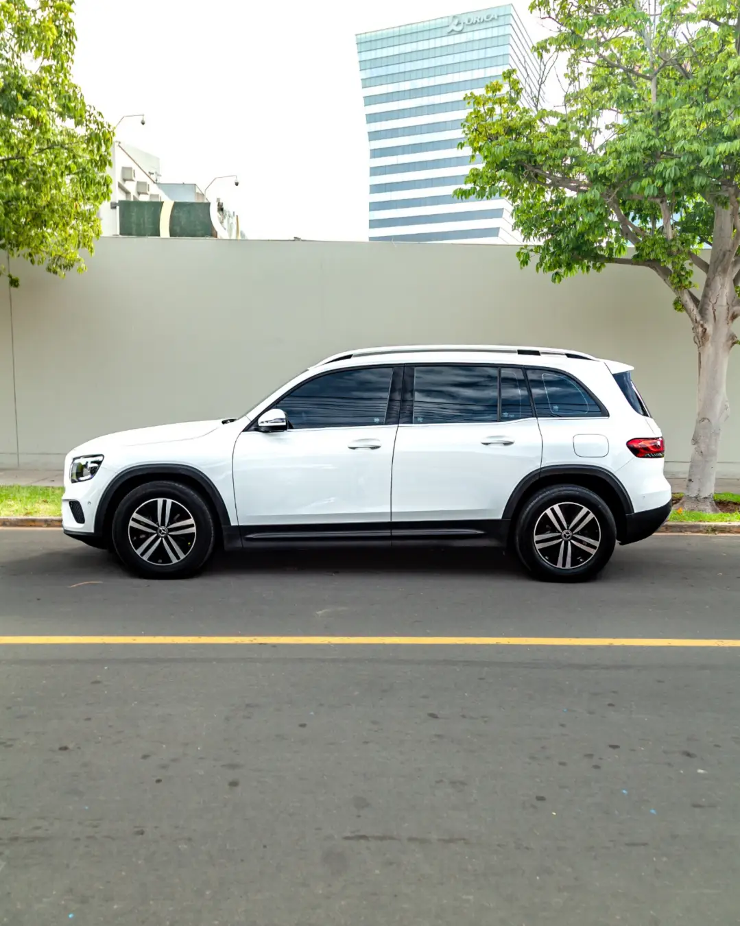 Mercedes Benz GLB 200