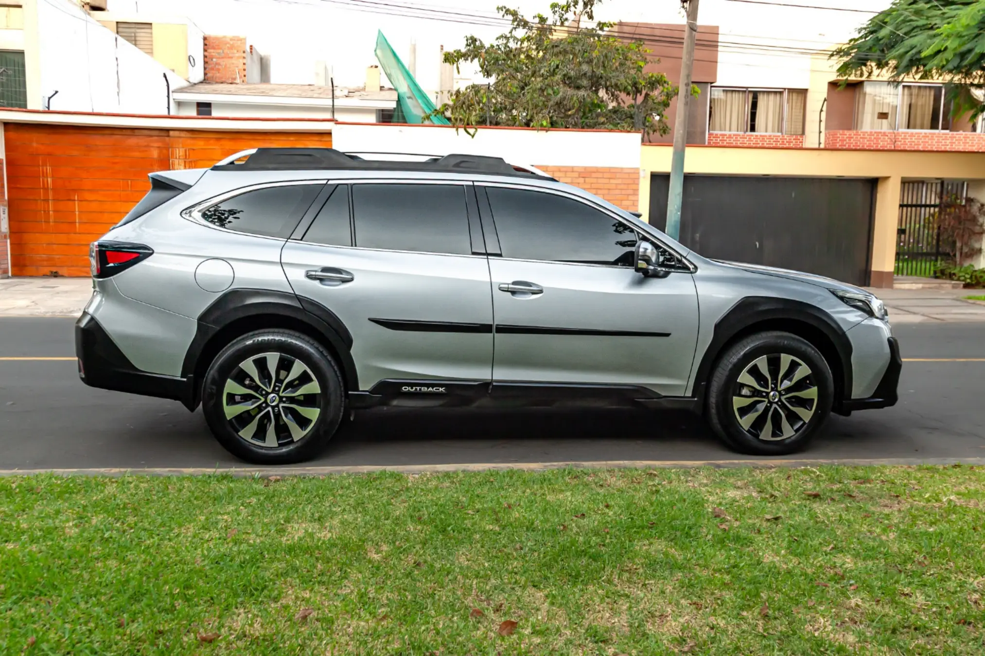 Subaru Outback miniatura 7