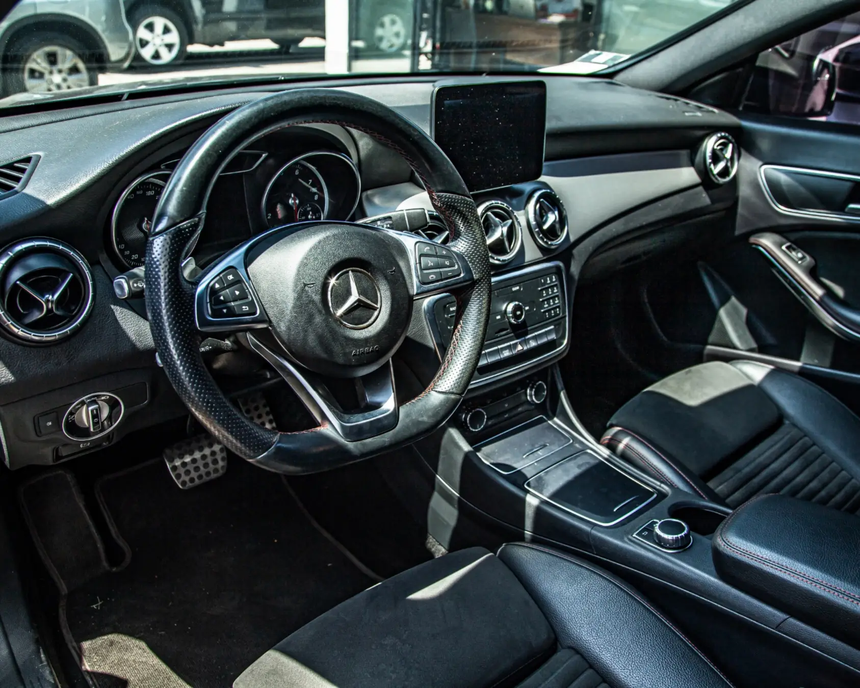 Mercedes Benz CLA 200 Coupe miniatura 10