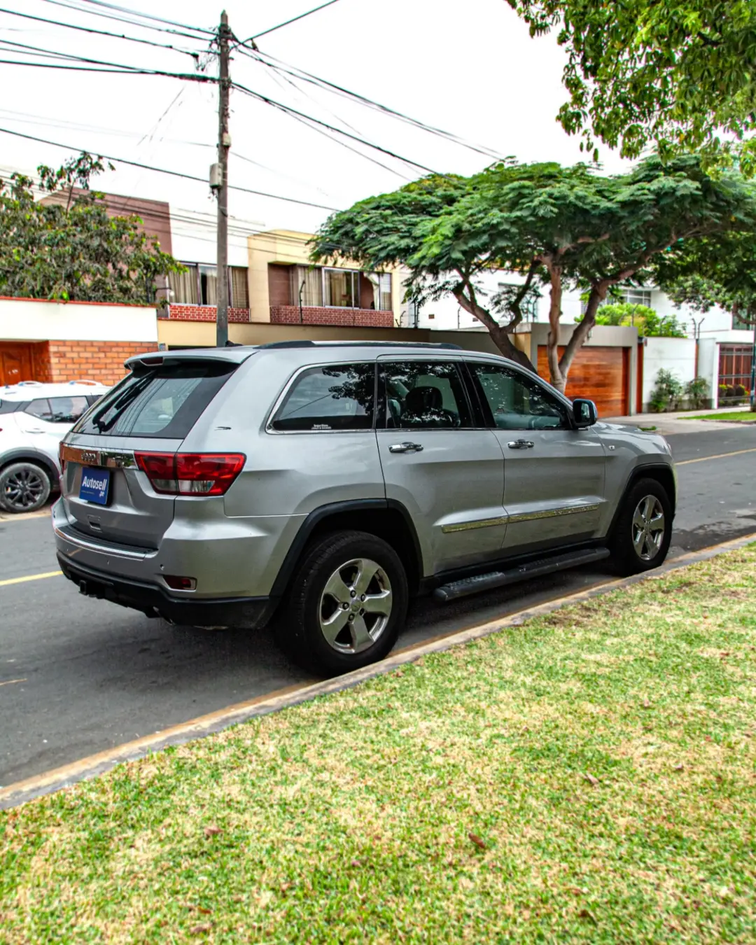 Jeep Grand Cherokee miniatura 5