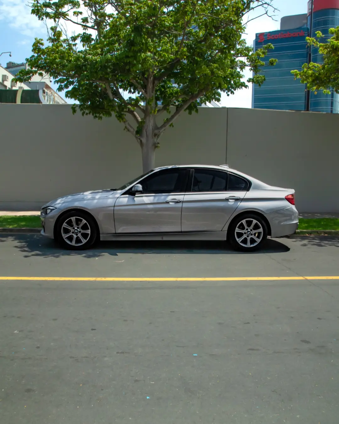 BMW 320i