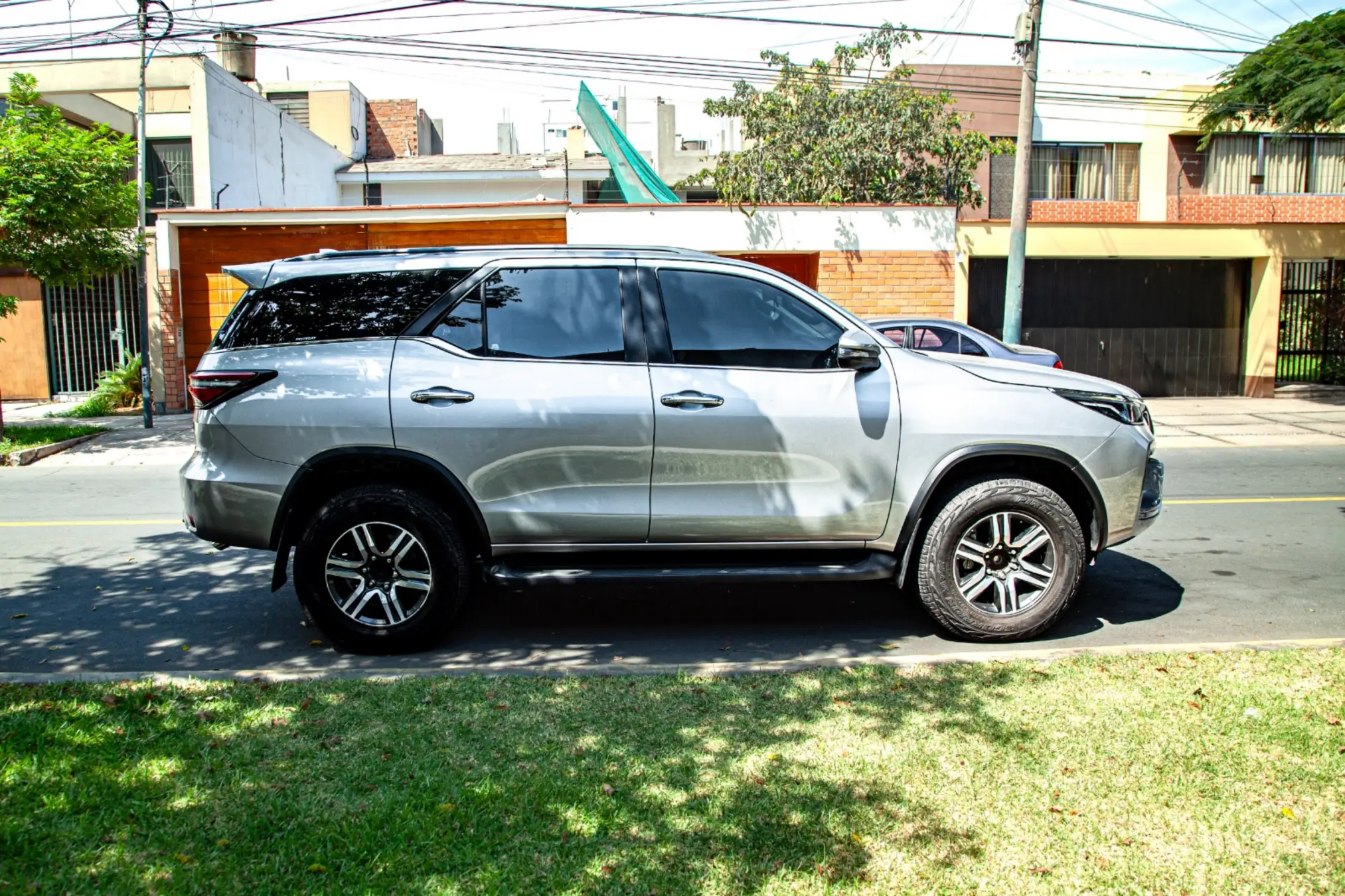 Toyota Fortuner miniatura 5