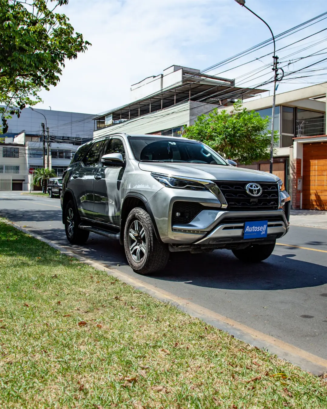 Toyota Fortuner miniatura 6