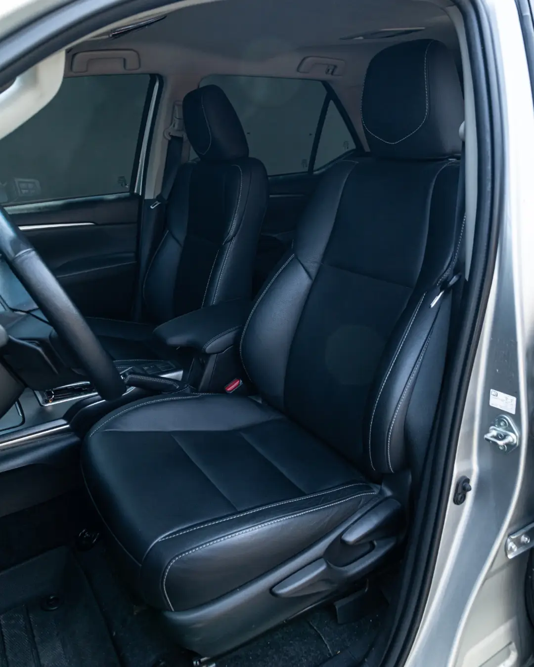 Toyota Fortuner miniatura 8