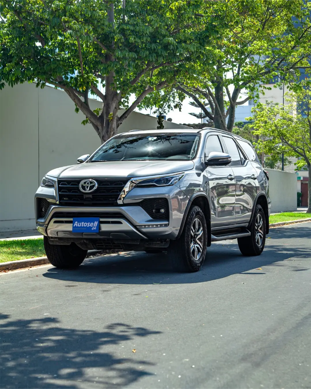 Toyota Fortuner miniatura 1