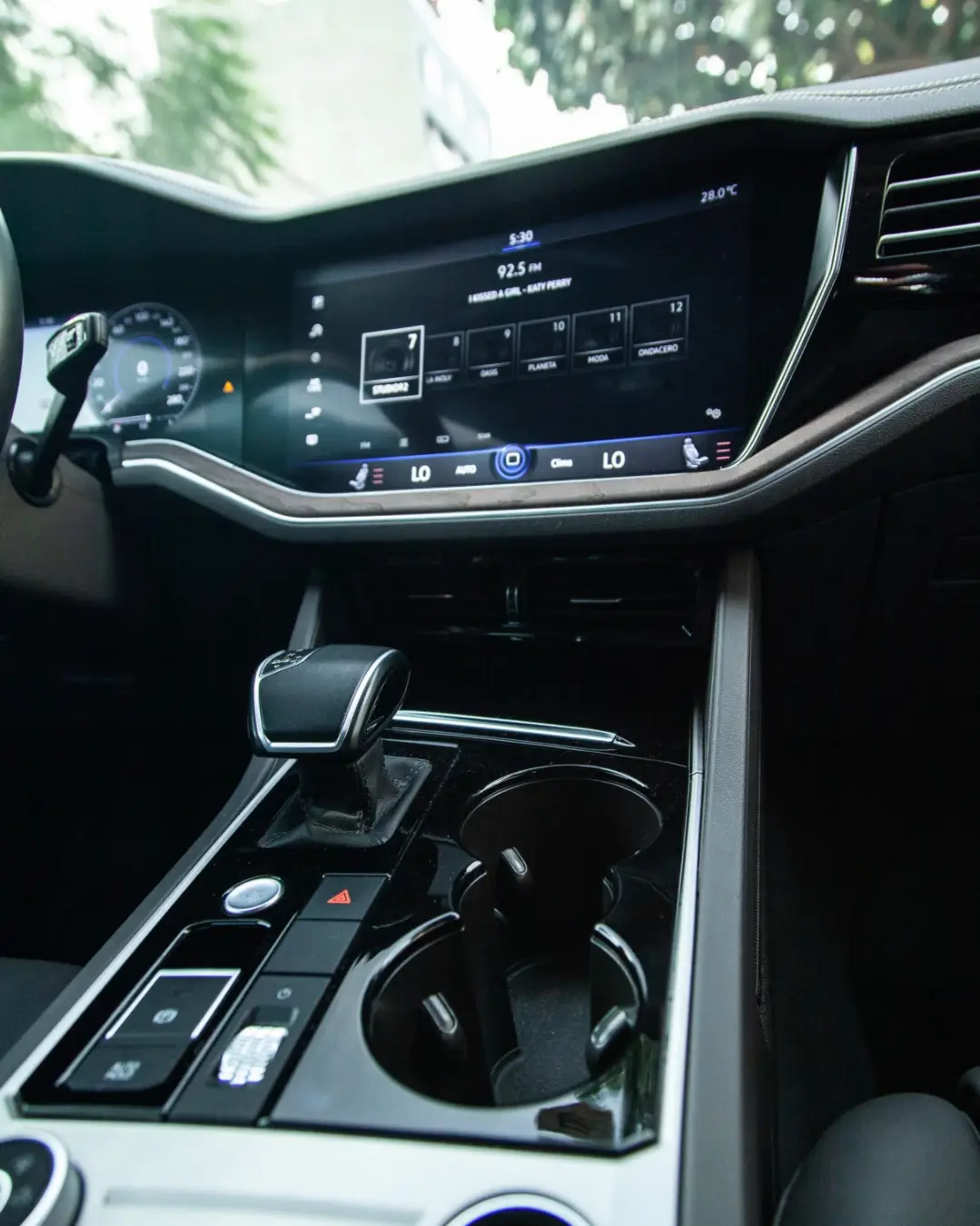 Volkswagen Touareg miniatura 12