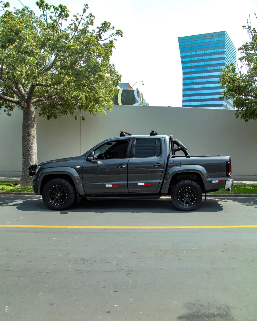 Volkswagen Amarok miniatura 2