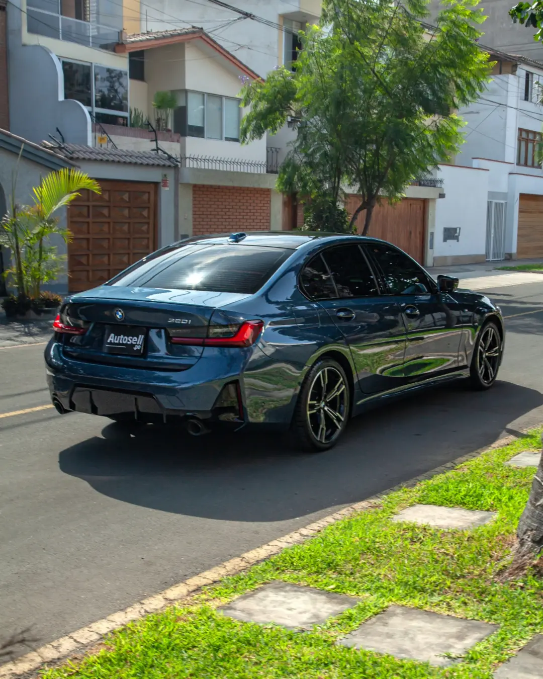 BMW 320i
