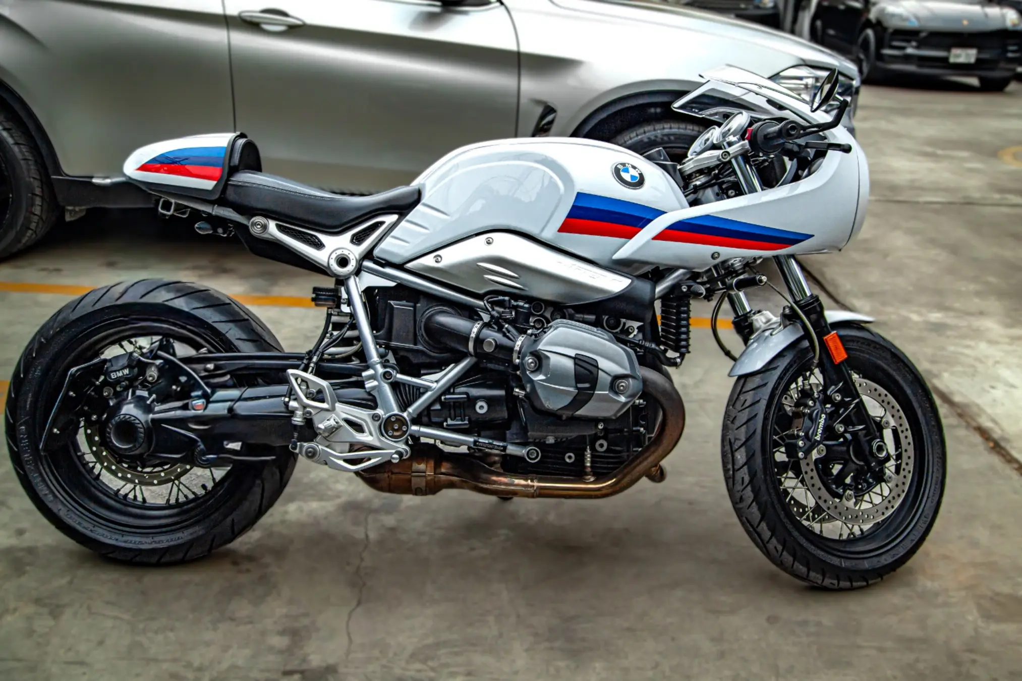 BMW R nine T