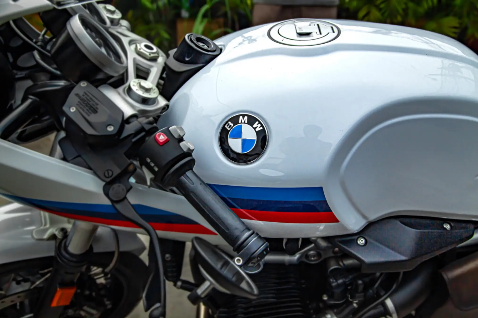 BMW R nine T
