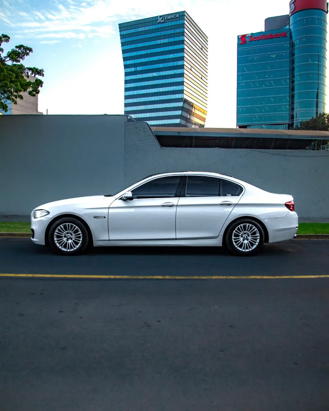 BMW 520I
