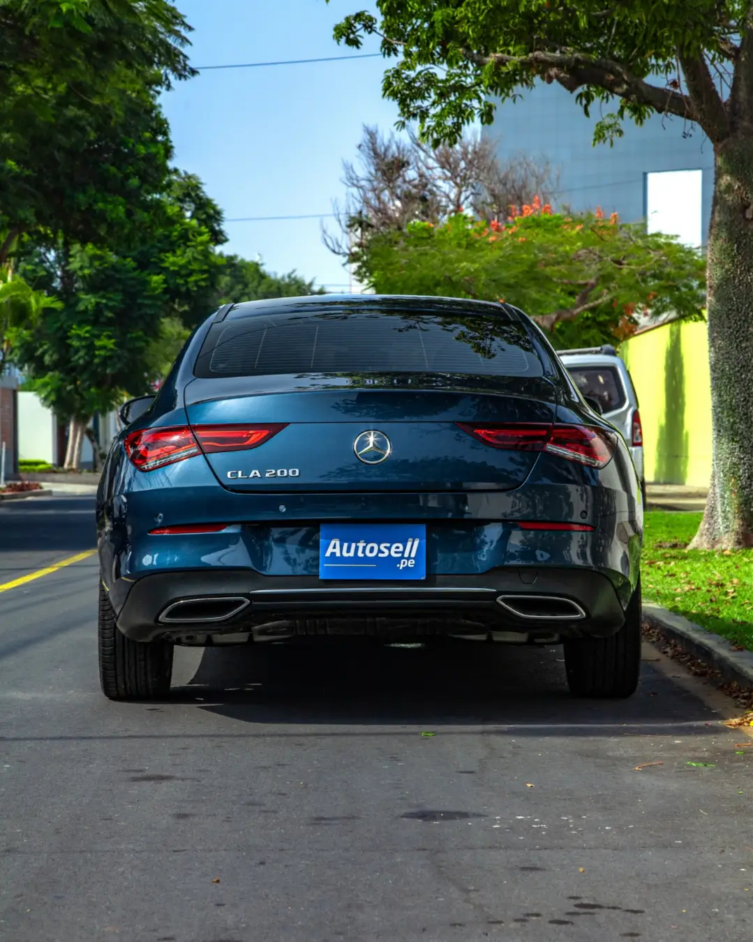 Mercedes Benz CLA 200