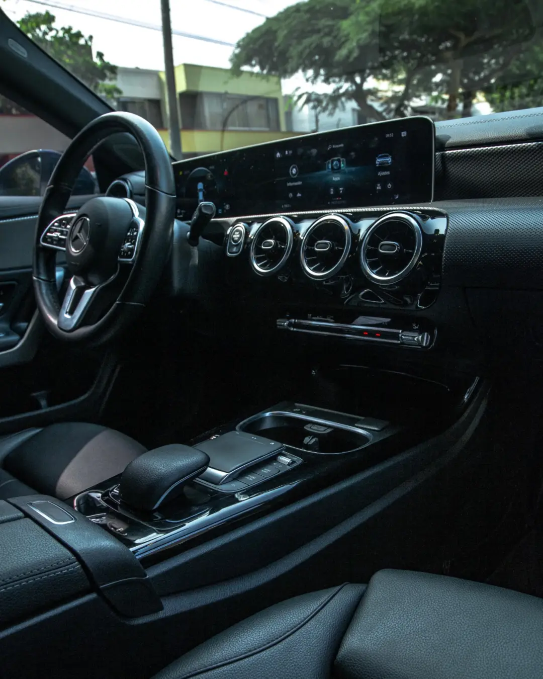 Mercedes Benz CLA 200