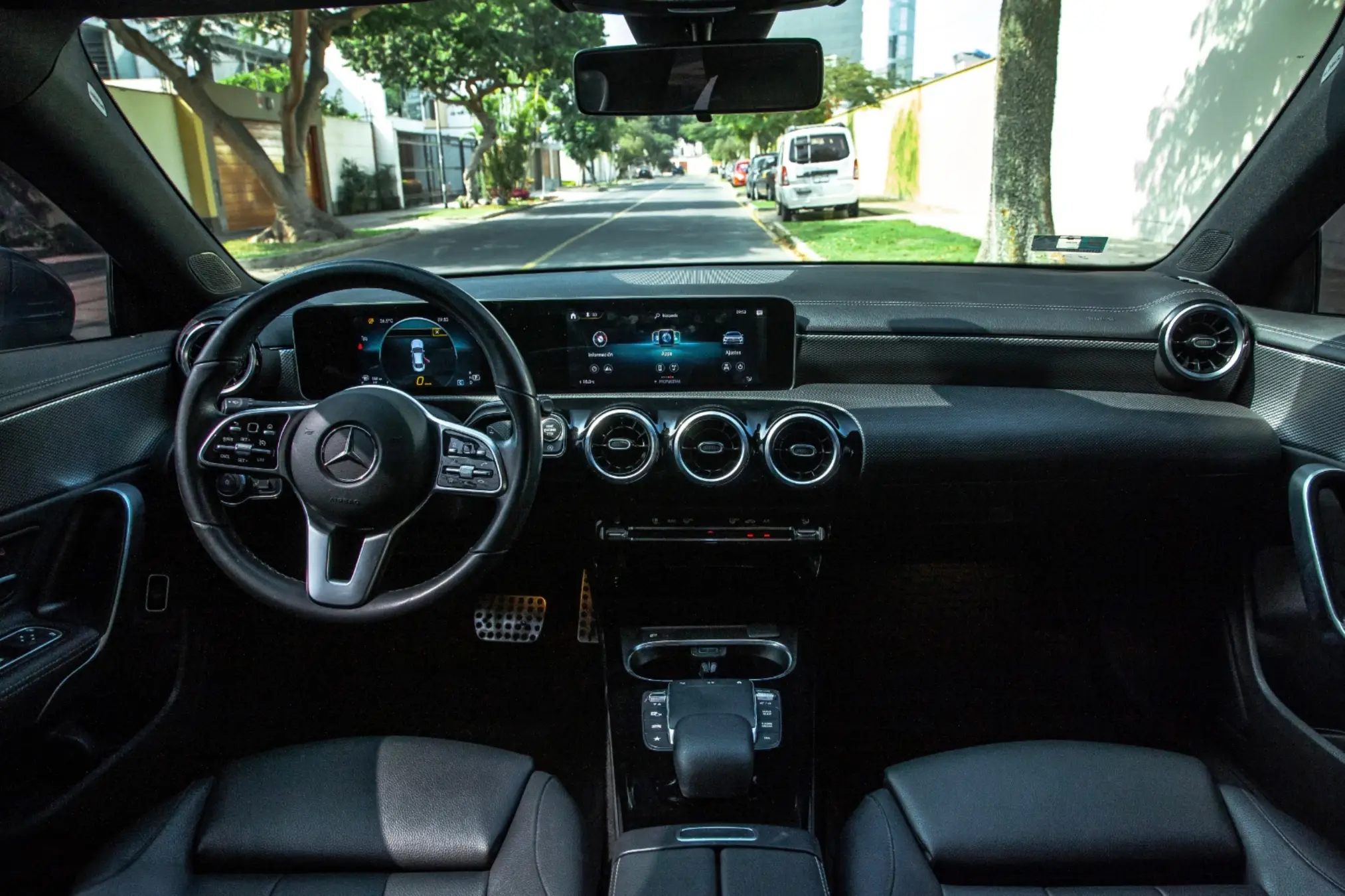 Mercedes Benz CLA 200