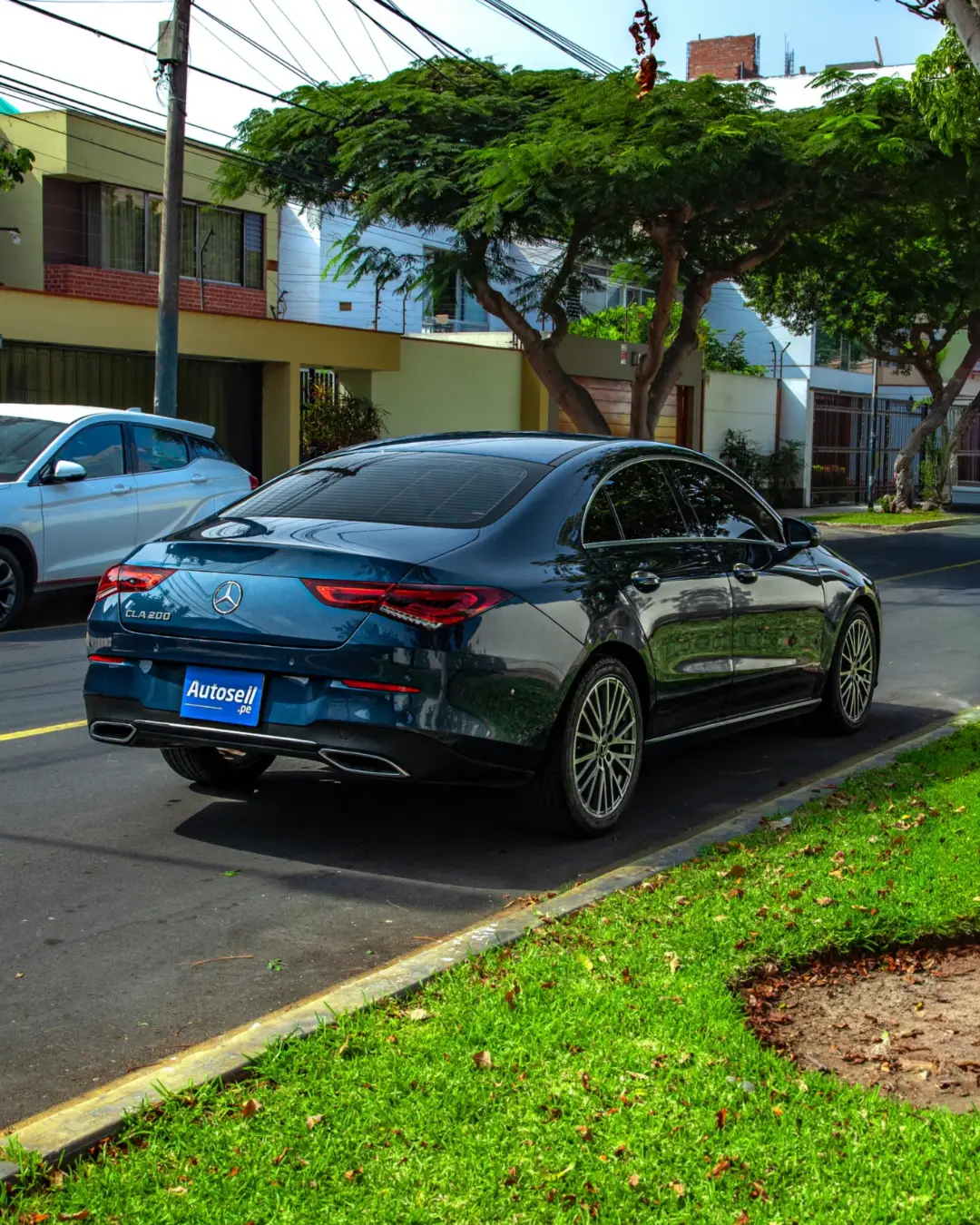 Mercedes Benz CLA 200