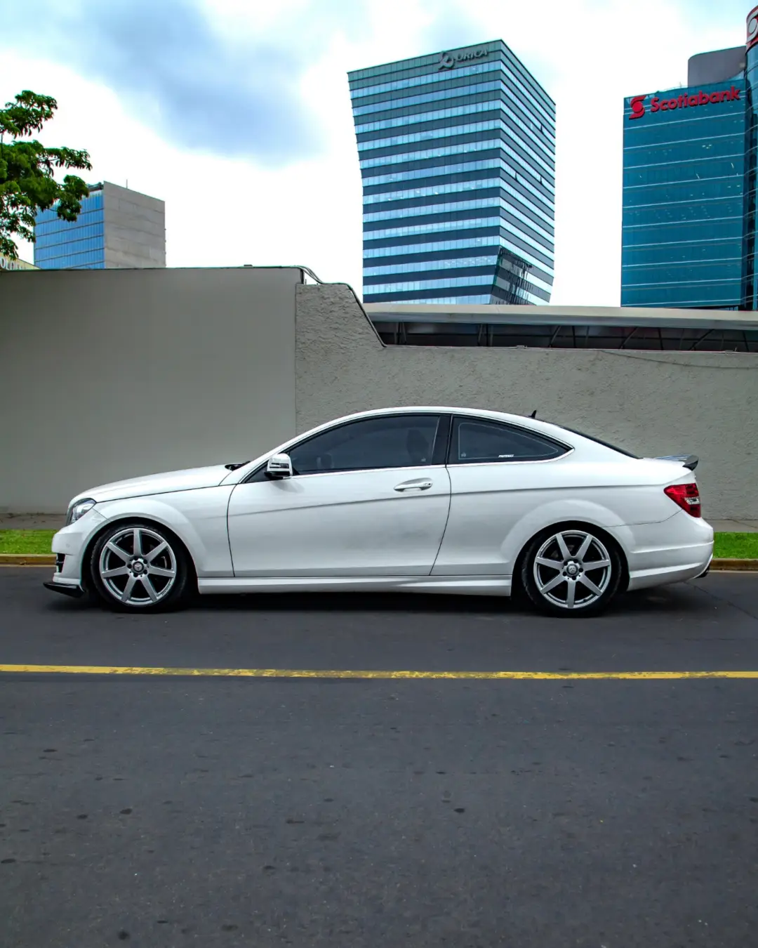 Mercedes Benz C250 Blue Efficiency Coupe