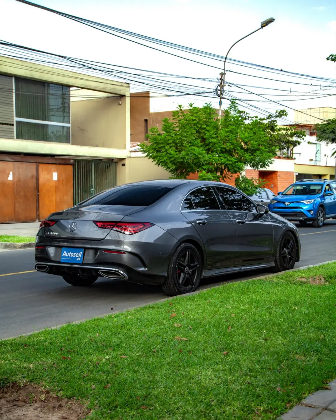 Mercedes Benz CLA 200