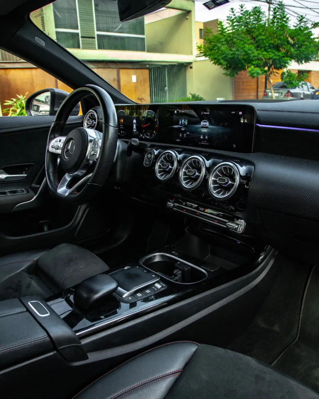 Mercedes Benz CLA 200