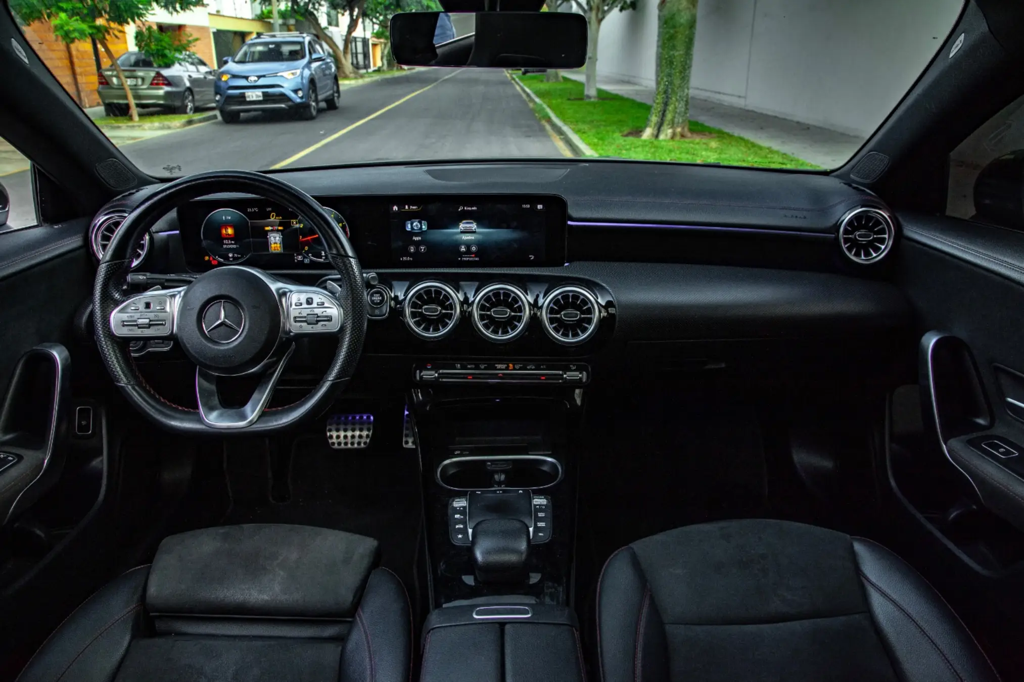 Mercedes Benz CLA 200