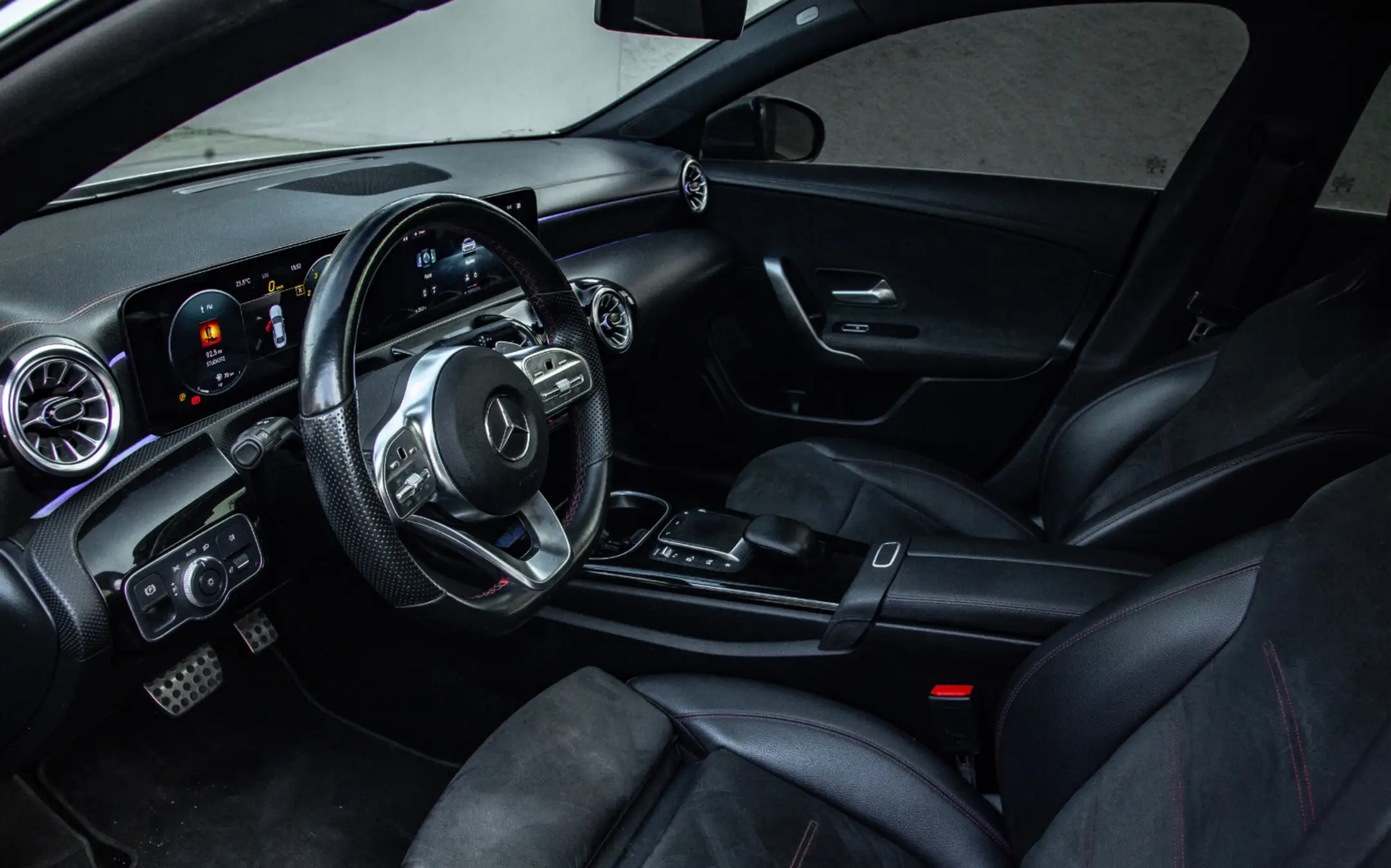 Mercedes Benz CLA 200