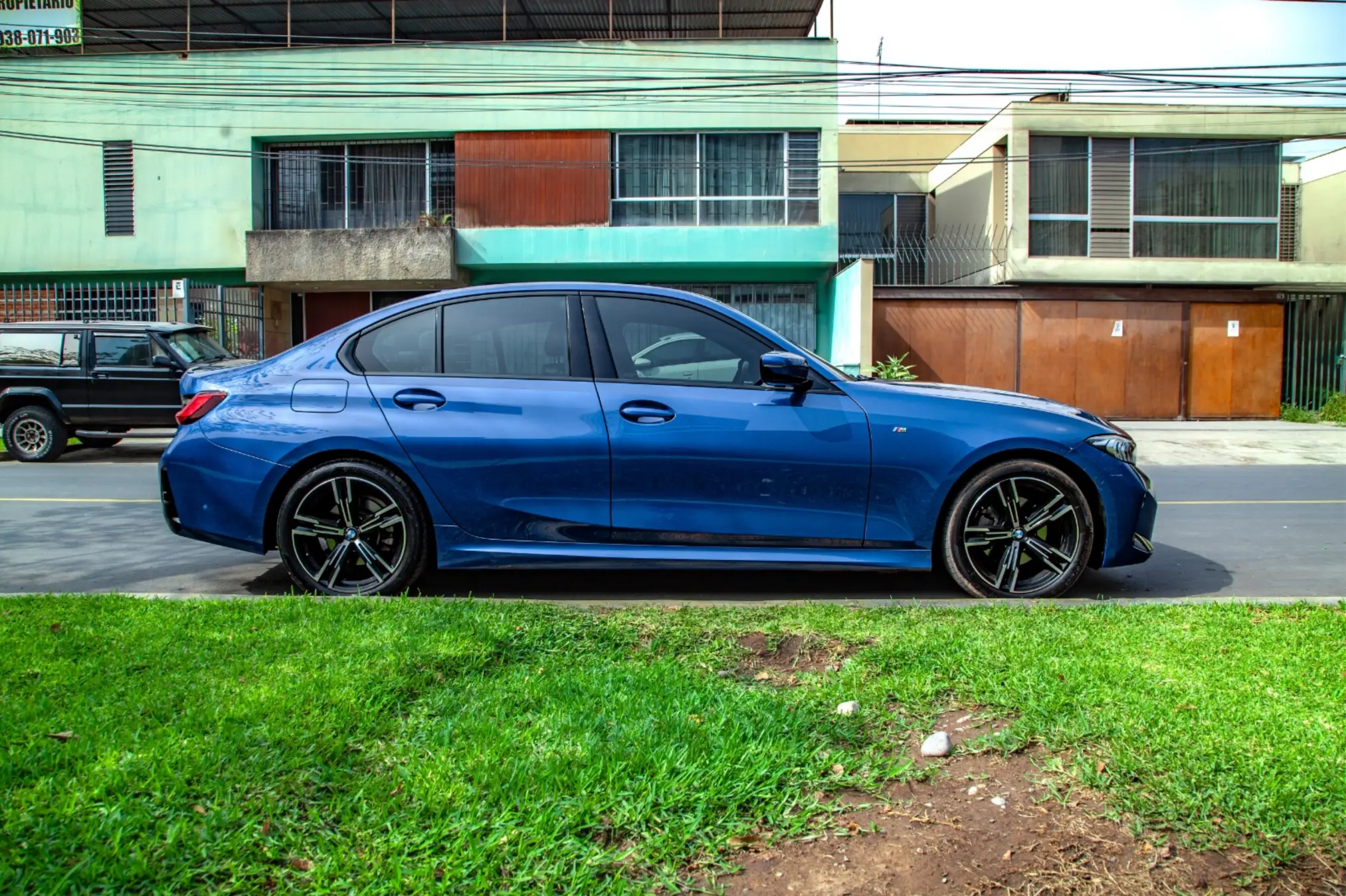 BMW 320i