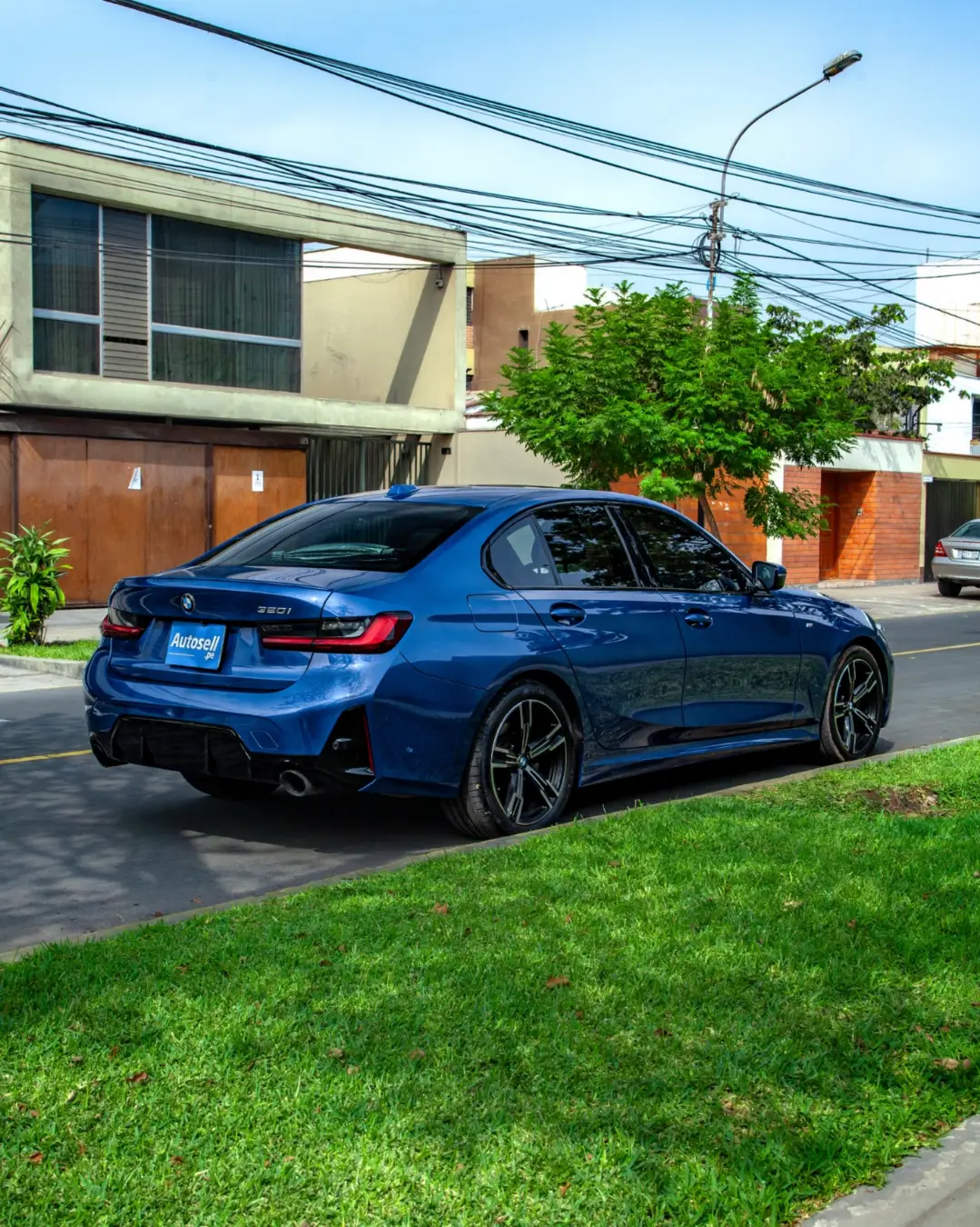BMW 320i