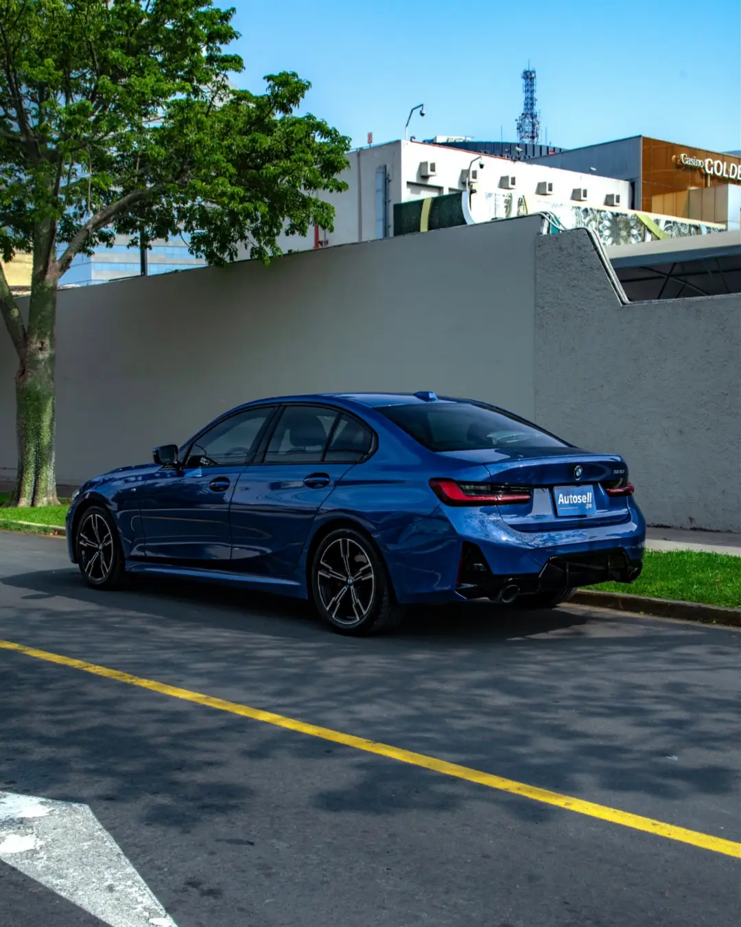 BMW 320i