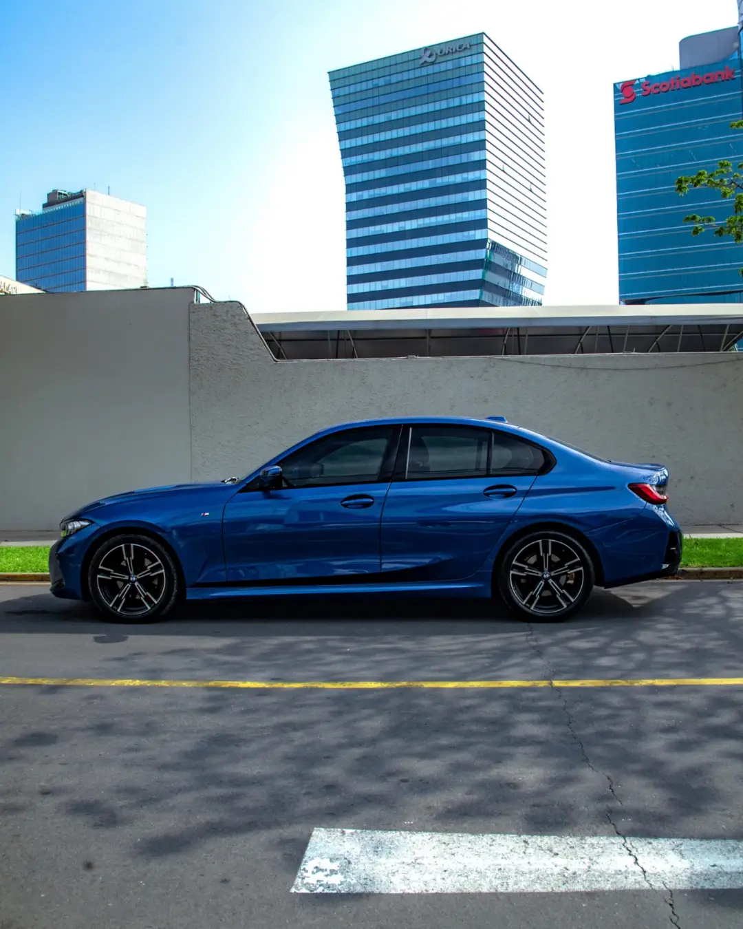 BMW 320i