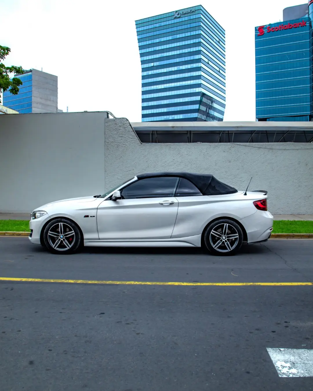 BMW 220i