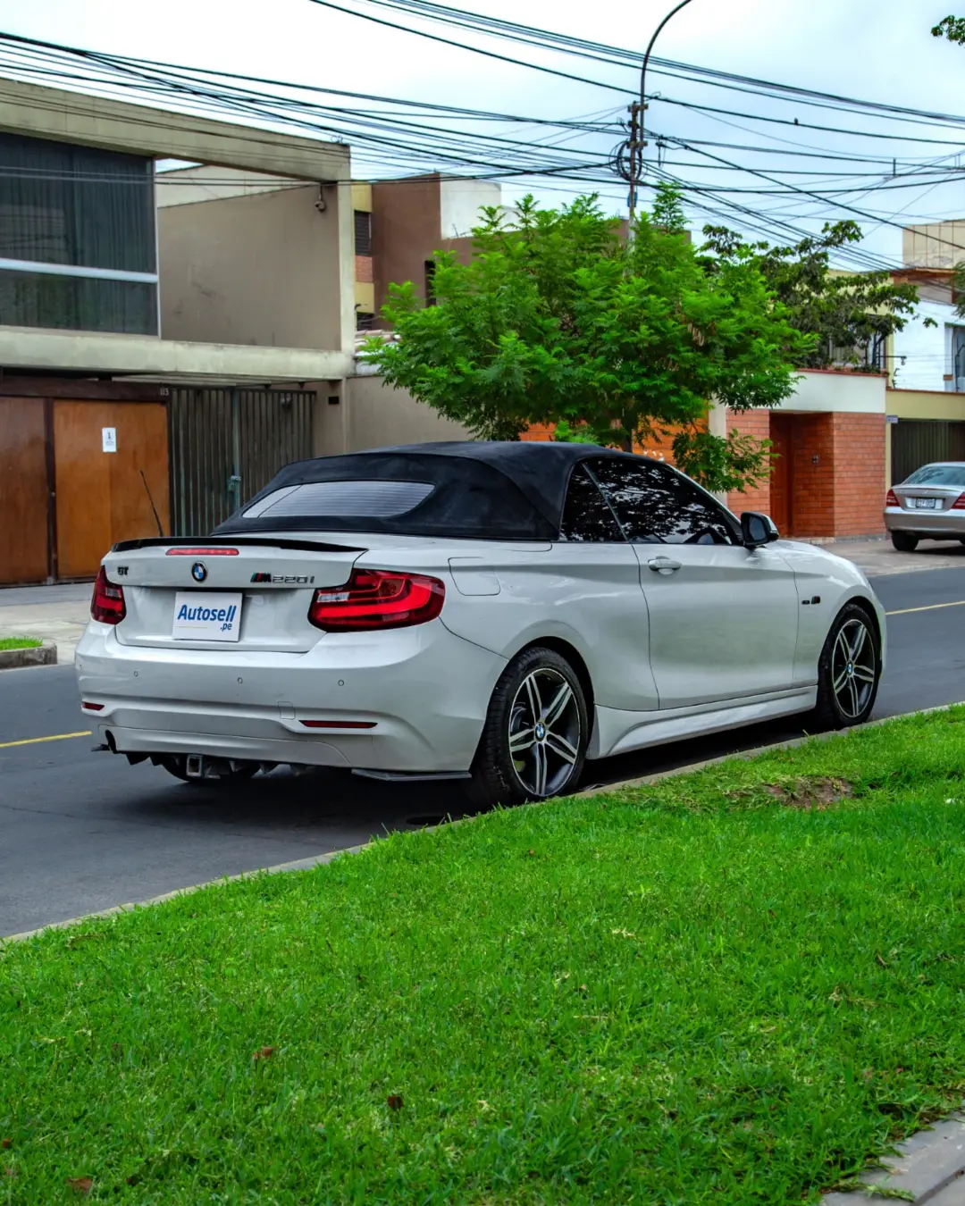 BMW 220i