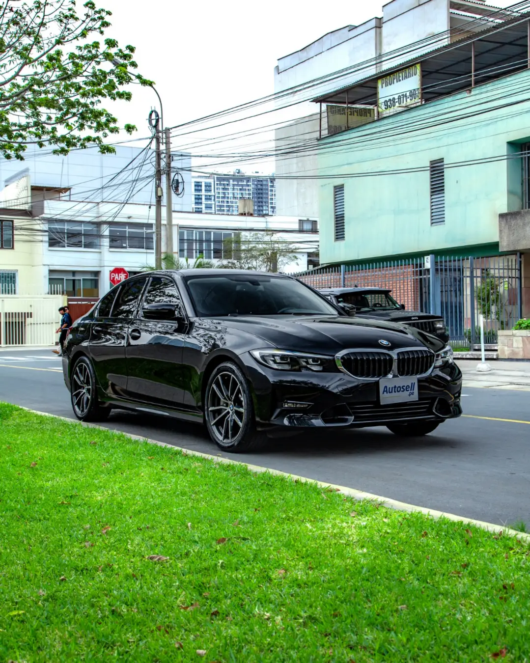 BMW 330i