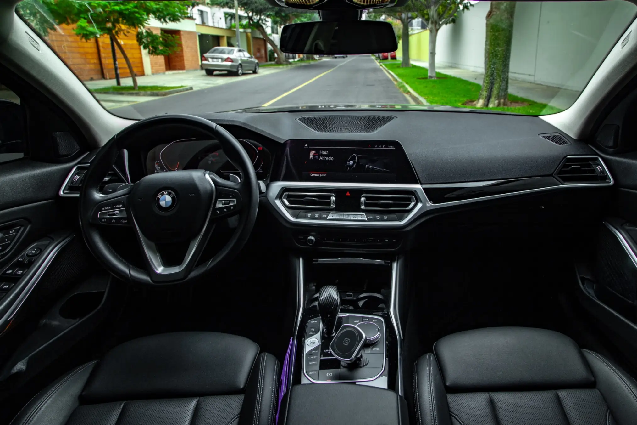BMW 330i
