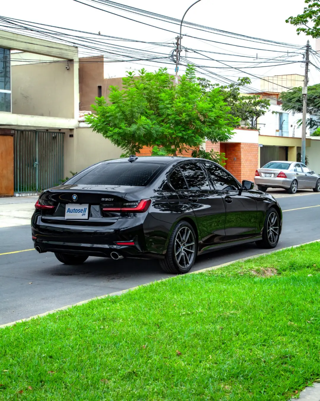 BMW 330i