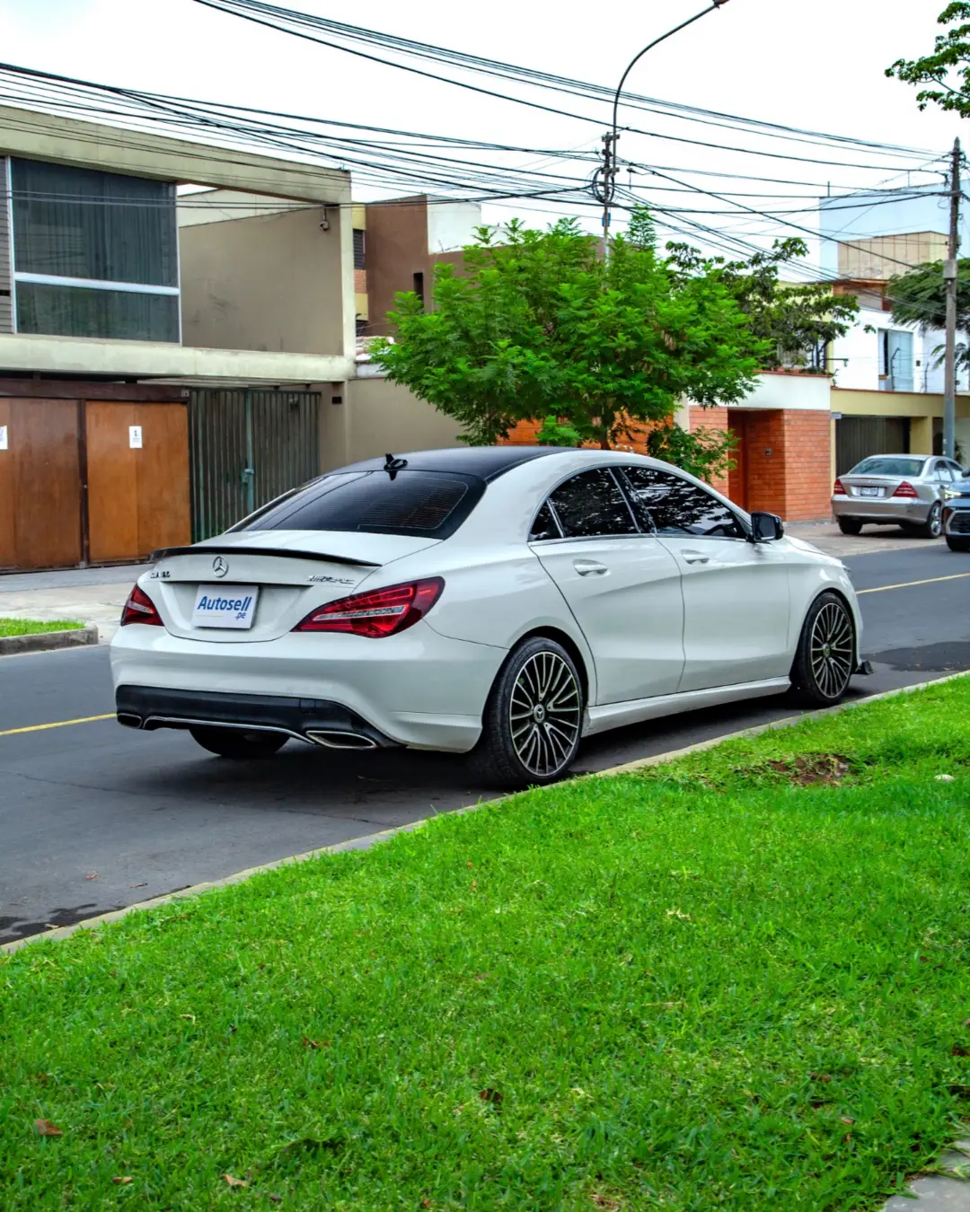 Mercedes Benz CLA180