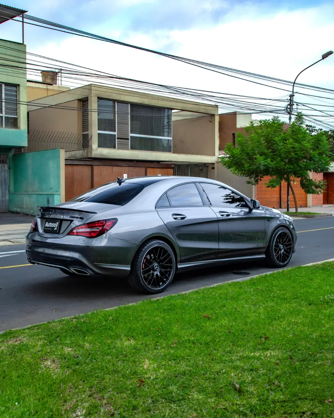 Mercedes Benz CLA 180