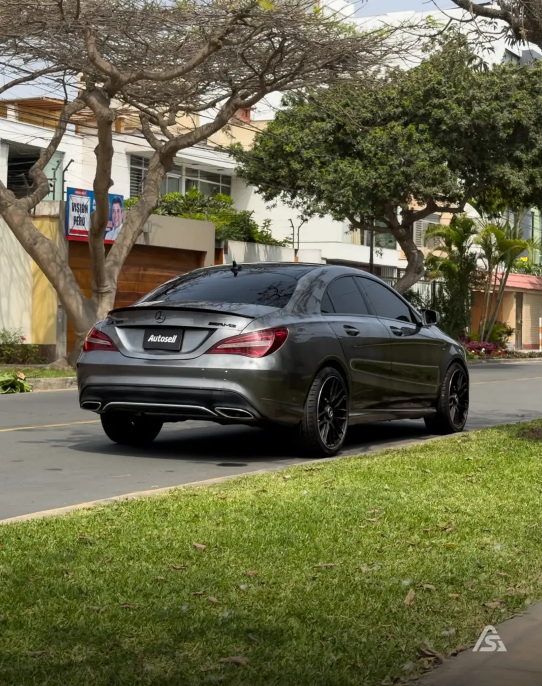 Mercedes Benz CLA 180