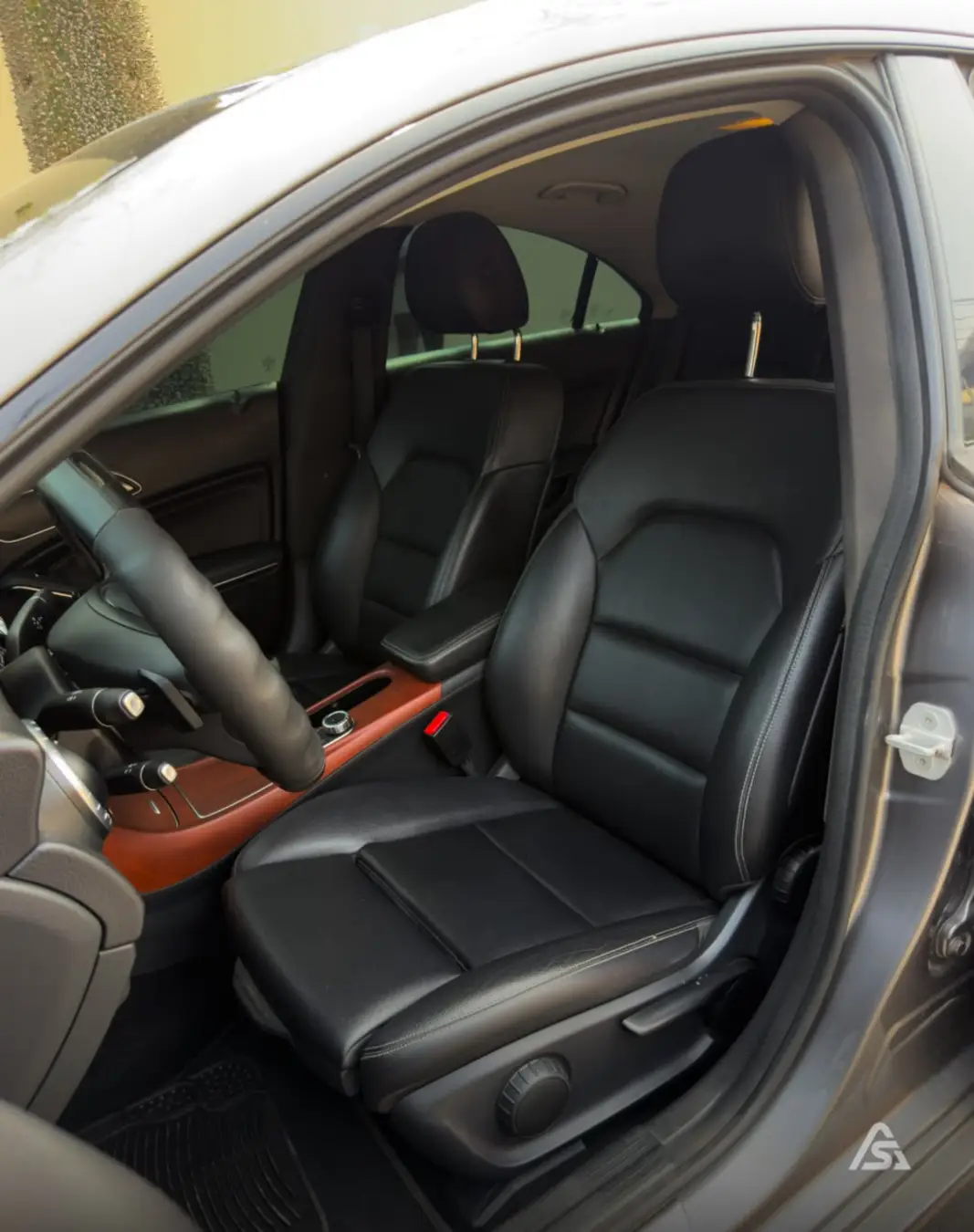 Mercedes Benz CLA 180